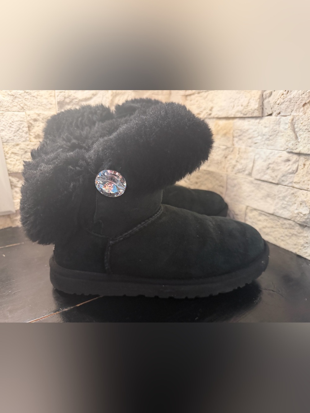 UGG Bailey Button Bling Boots Black Suede Singlw Swarovski Faux Fur Women’s 8